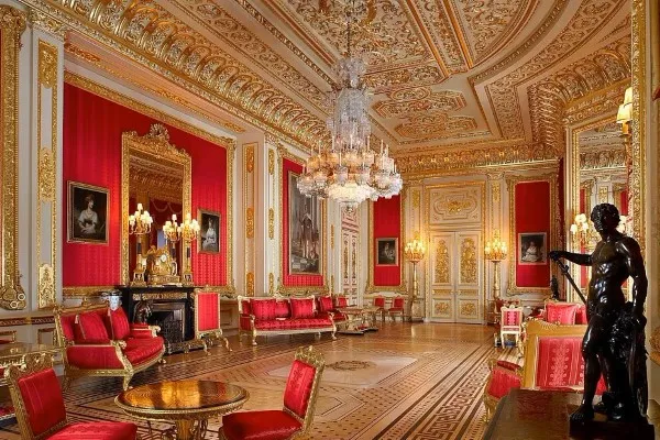 Linden Academy Crimson State Room - photo 1